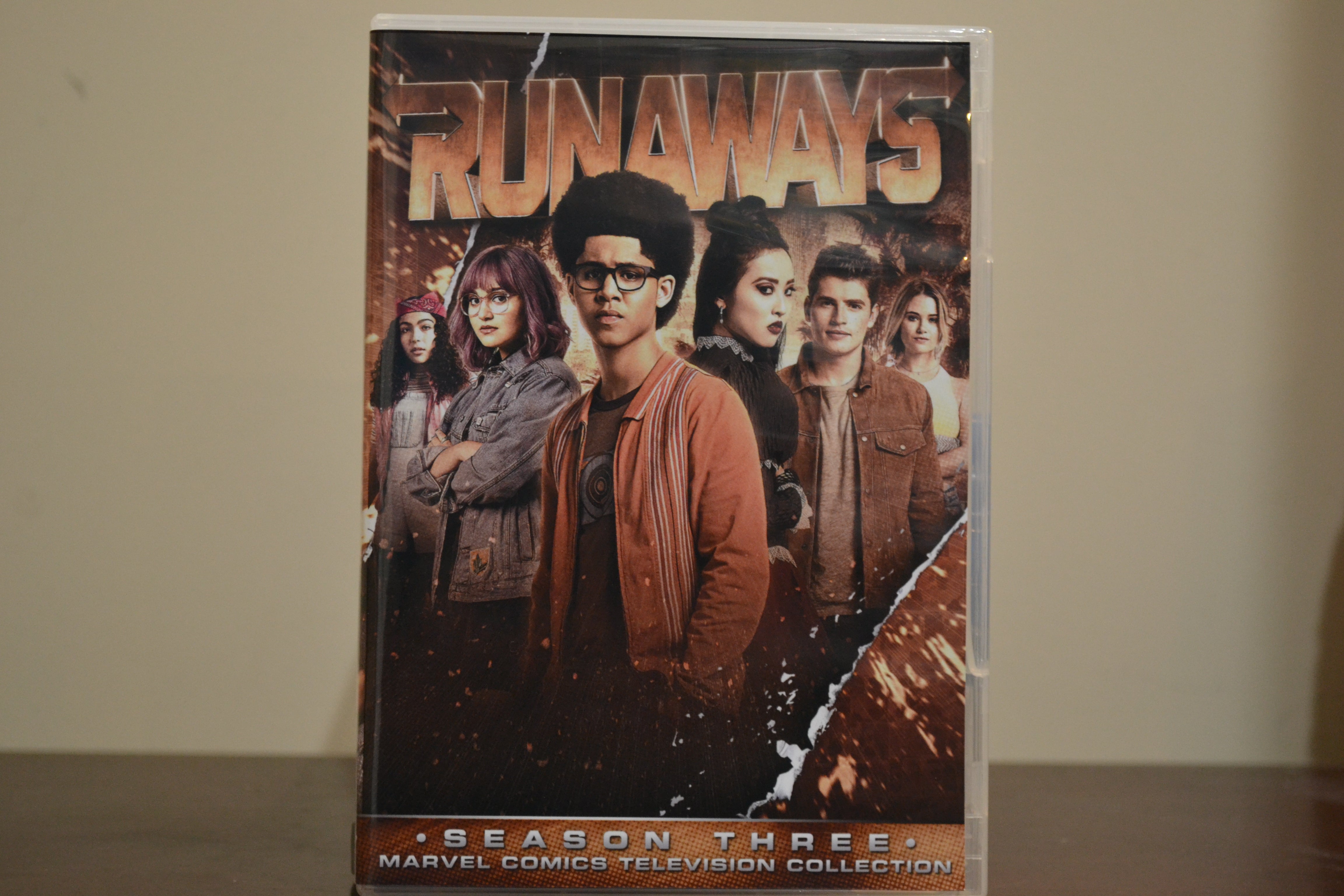 Runaways Season 3 DvD Set