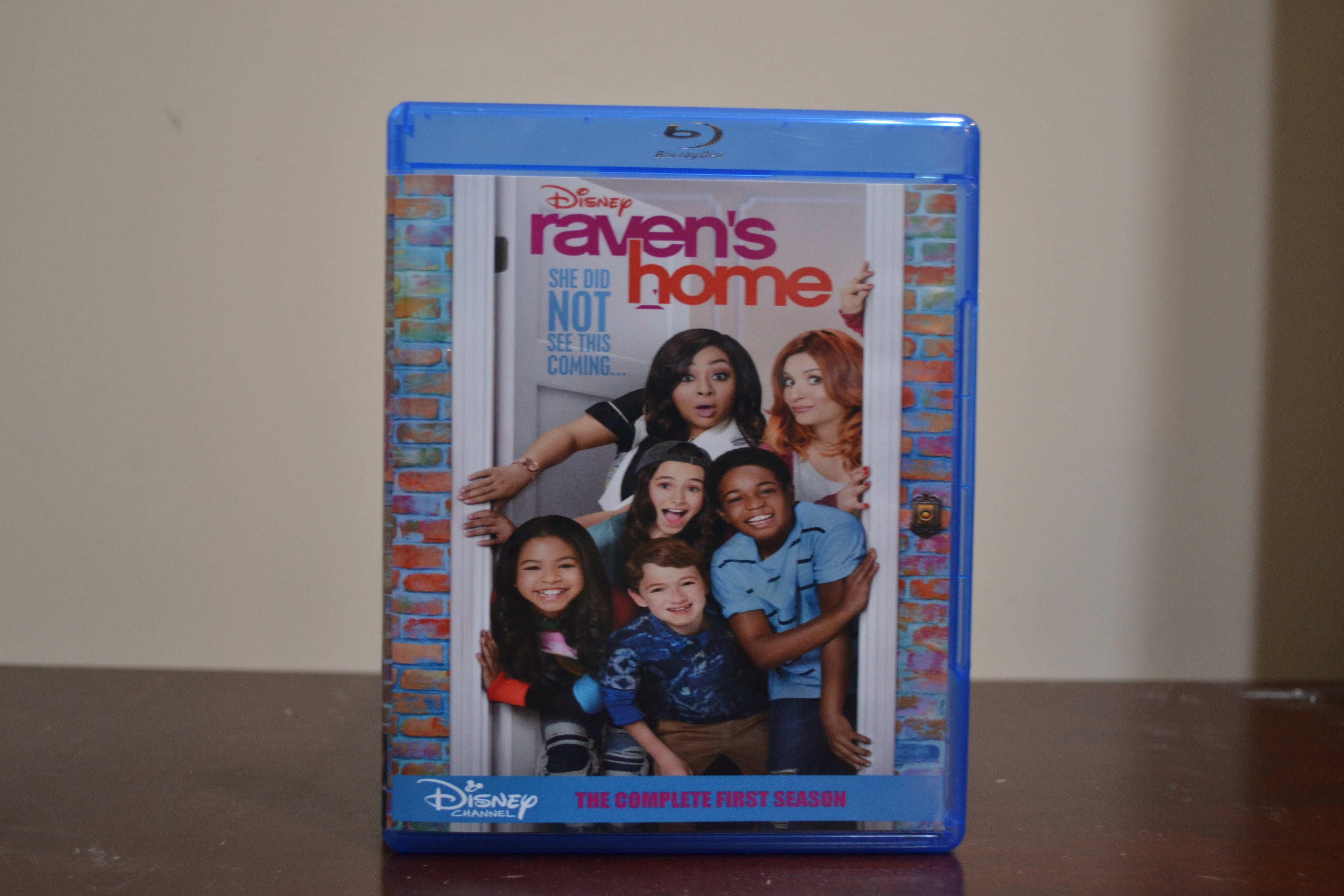 Ravens Home Season 1 Blu-Ray Set