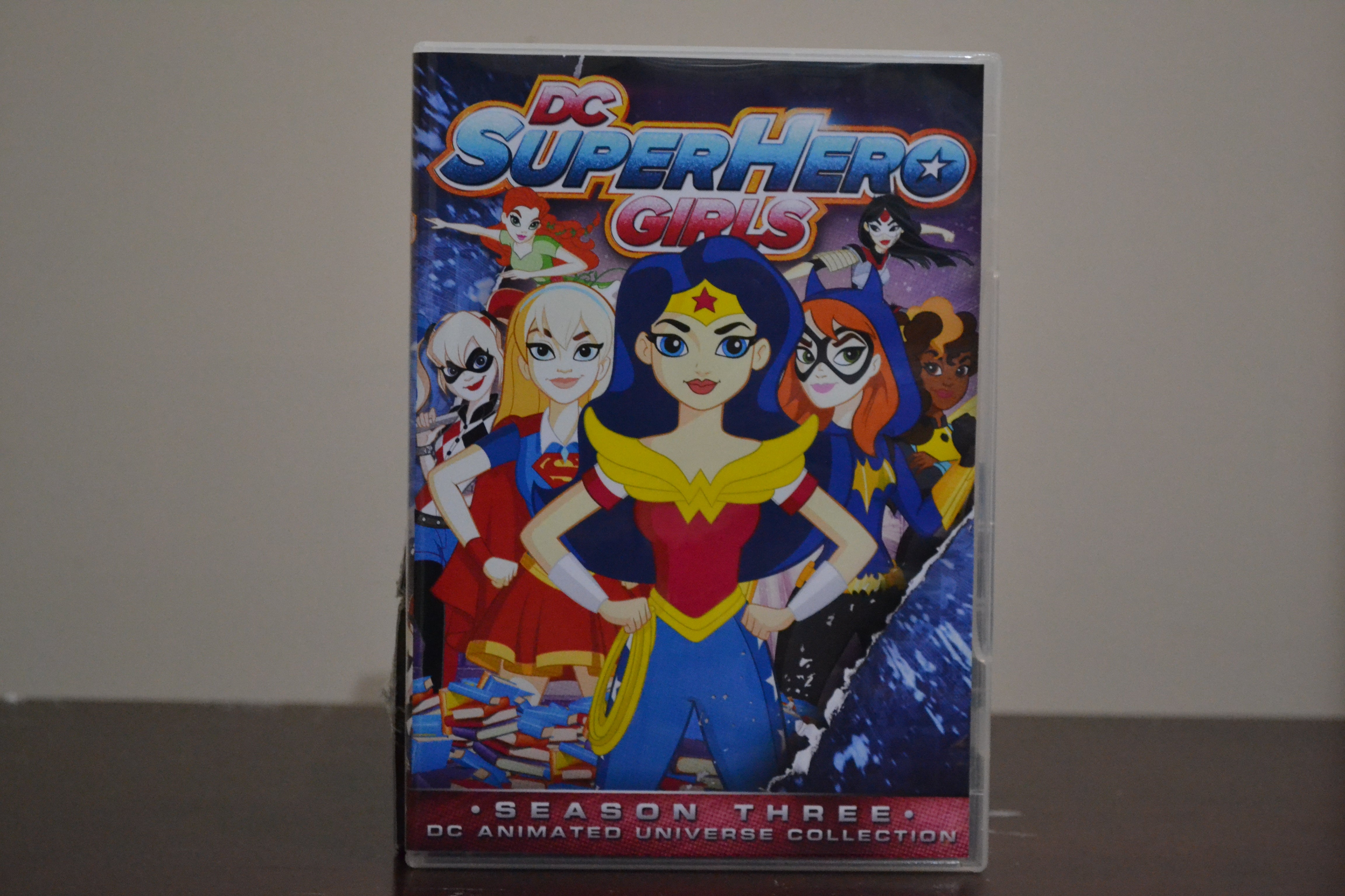 DC Super Hero Girls Season 3 DvD Set